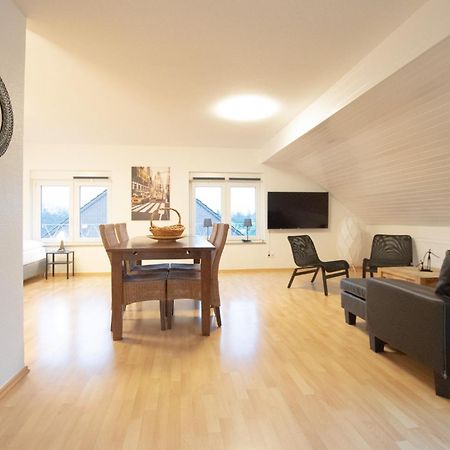 Raj Living - 1 , 3 And 4 Room Apartments - 20 Min Messe Dus & Airport Dus เมียร์บุช ภายนอก รูปภาพ