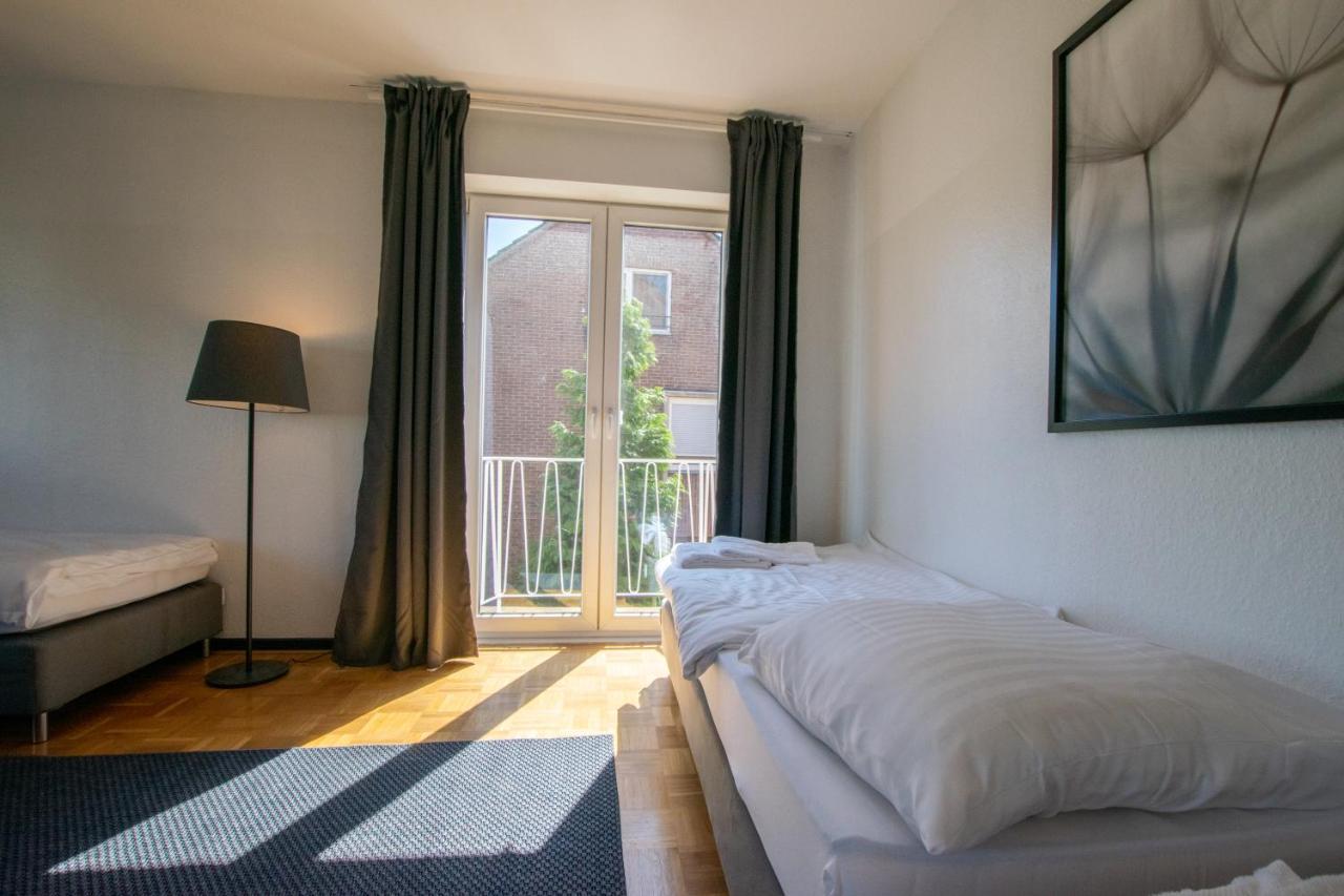 Raj Living - 1 , 3 And 4 Room Apartments - 20 Min Messe Dus & Airport Dus เมียร์บุช ภายนอก รูปภาพ