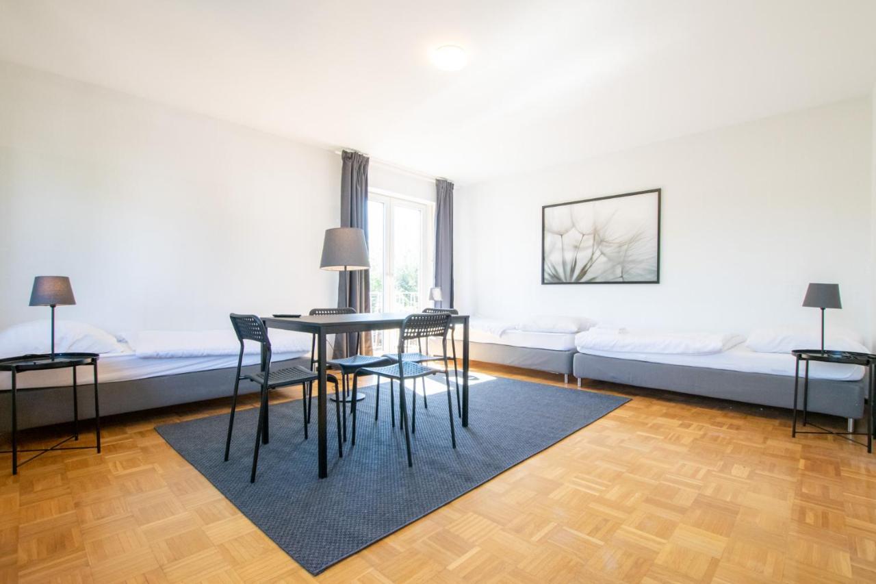 Raj Living - 1 , 3 And 4 Room Apartments - 20 Min Messe Dus & Airport Dus เมียร์บุช ภายนอก รูปภาพ