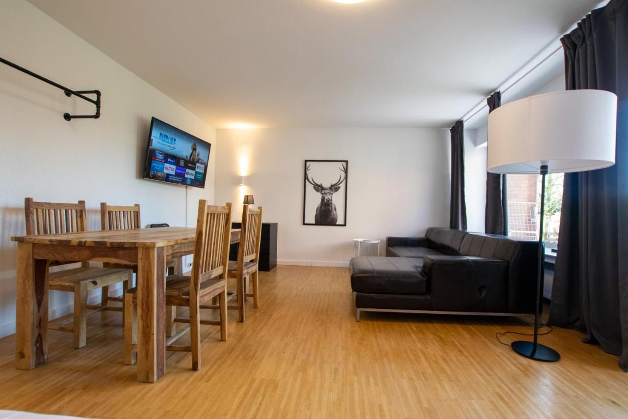 Raj Living - 1 , 3 And 4 Room Apartments - 20 Min Messe Dus & Airport Dus เมียร์บุช ภายนอก รูปภาพ