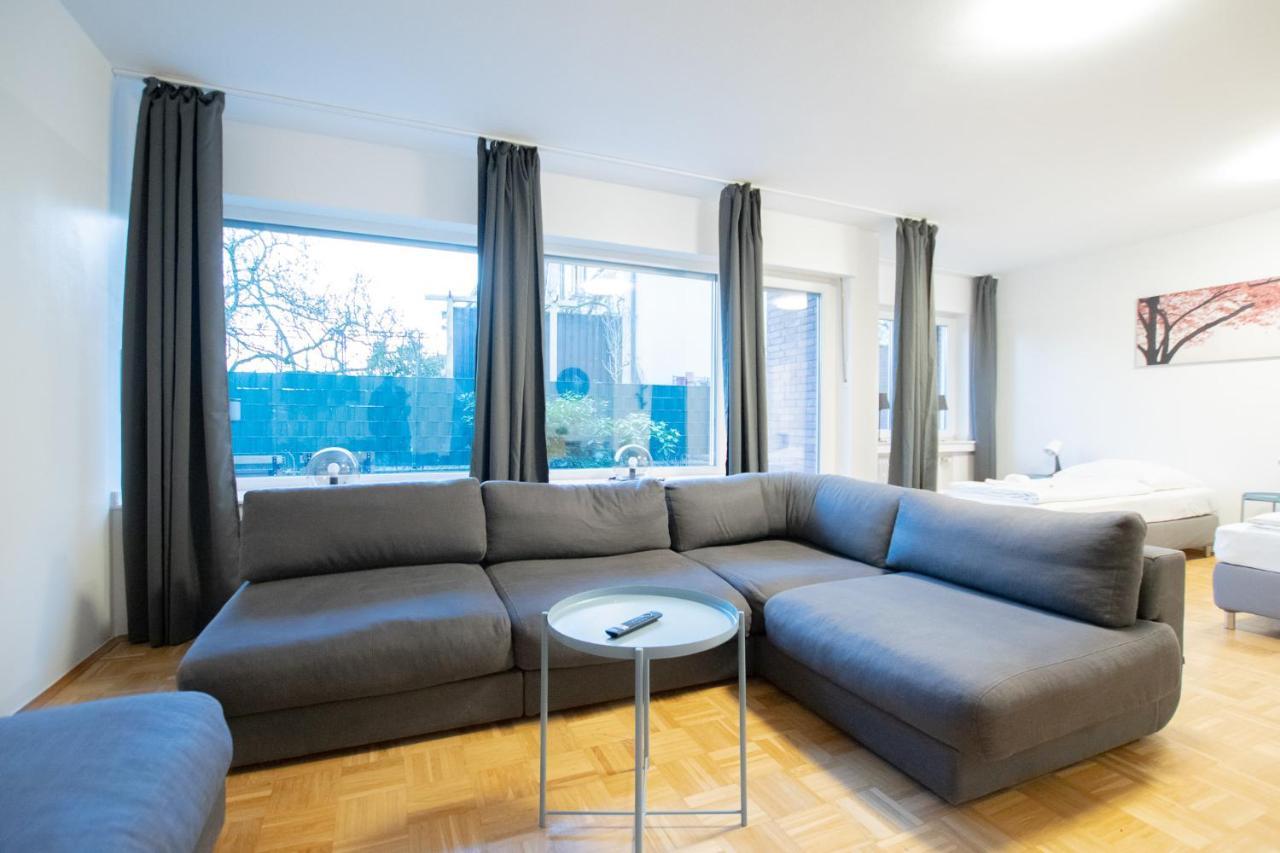 Raj Living - 1 , 3 And 4 Room Apartments - 20 Min Messe Dus & Airport Dus เมียร์บุช ภายนอก รูปภาพ