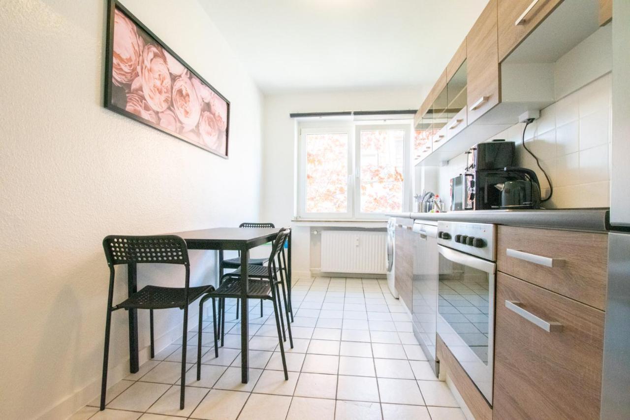 Raj Living - 1 , 3 And 4 Room Apartments - 20 Min Messe Dus & Airport Dus เมียร์บุช ภายนอก รูปภาพ