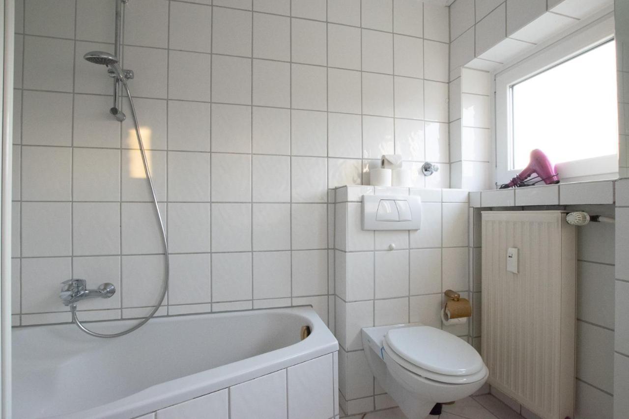 Raj Living - 1 , 3 And 4 Room Apartments - 20 Min Messe Dus & Airport Dus เมียร์บุช ภายนอก รูปภาพ
