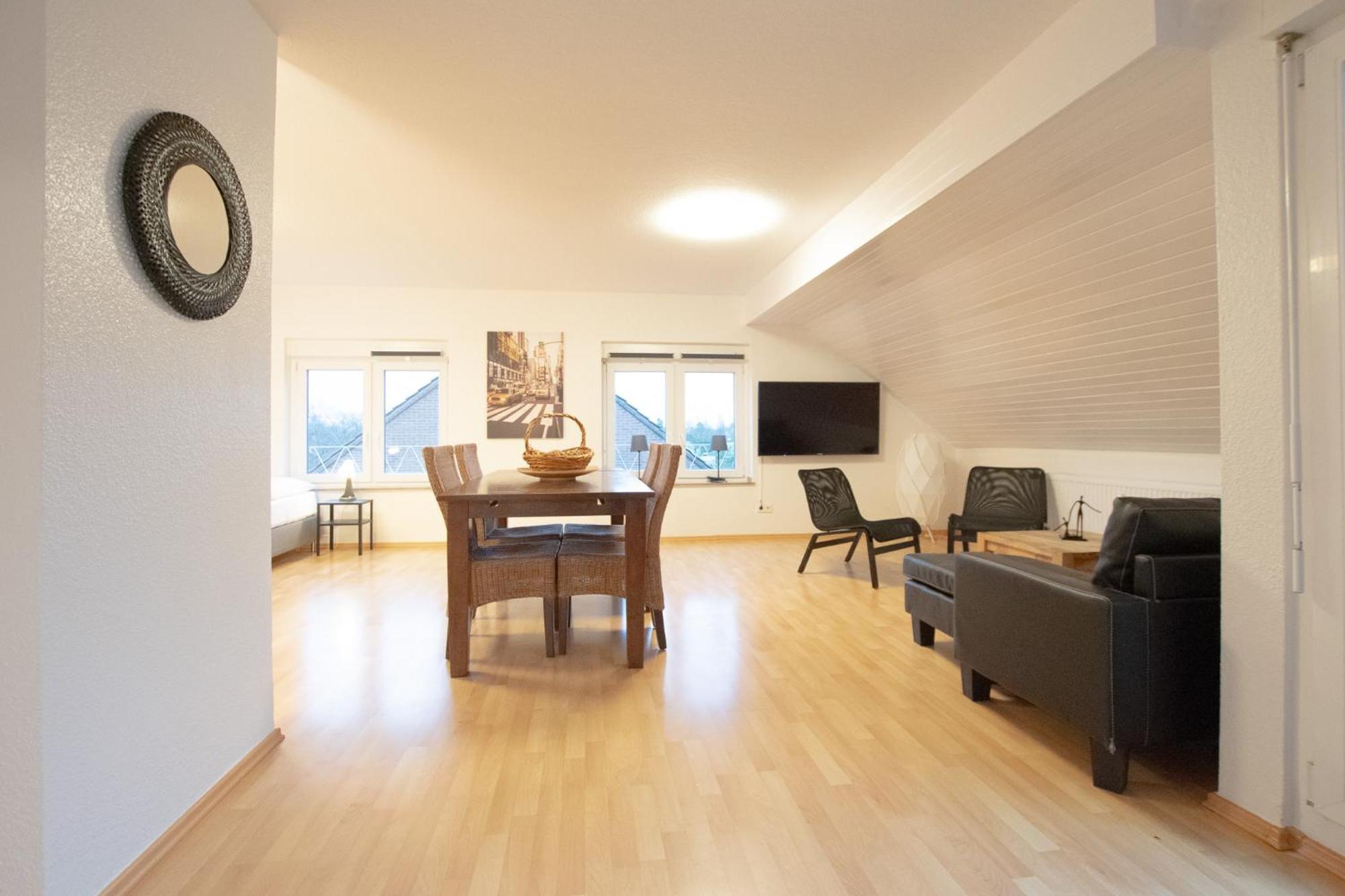 Raj Living - 1 , 3 And 4 Room Apartments - 20 Min Messe Dus & Airport Dus เมียร์บุช ภายนอก รูปภาพ