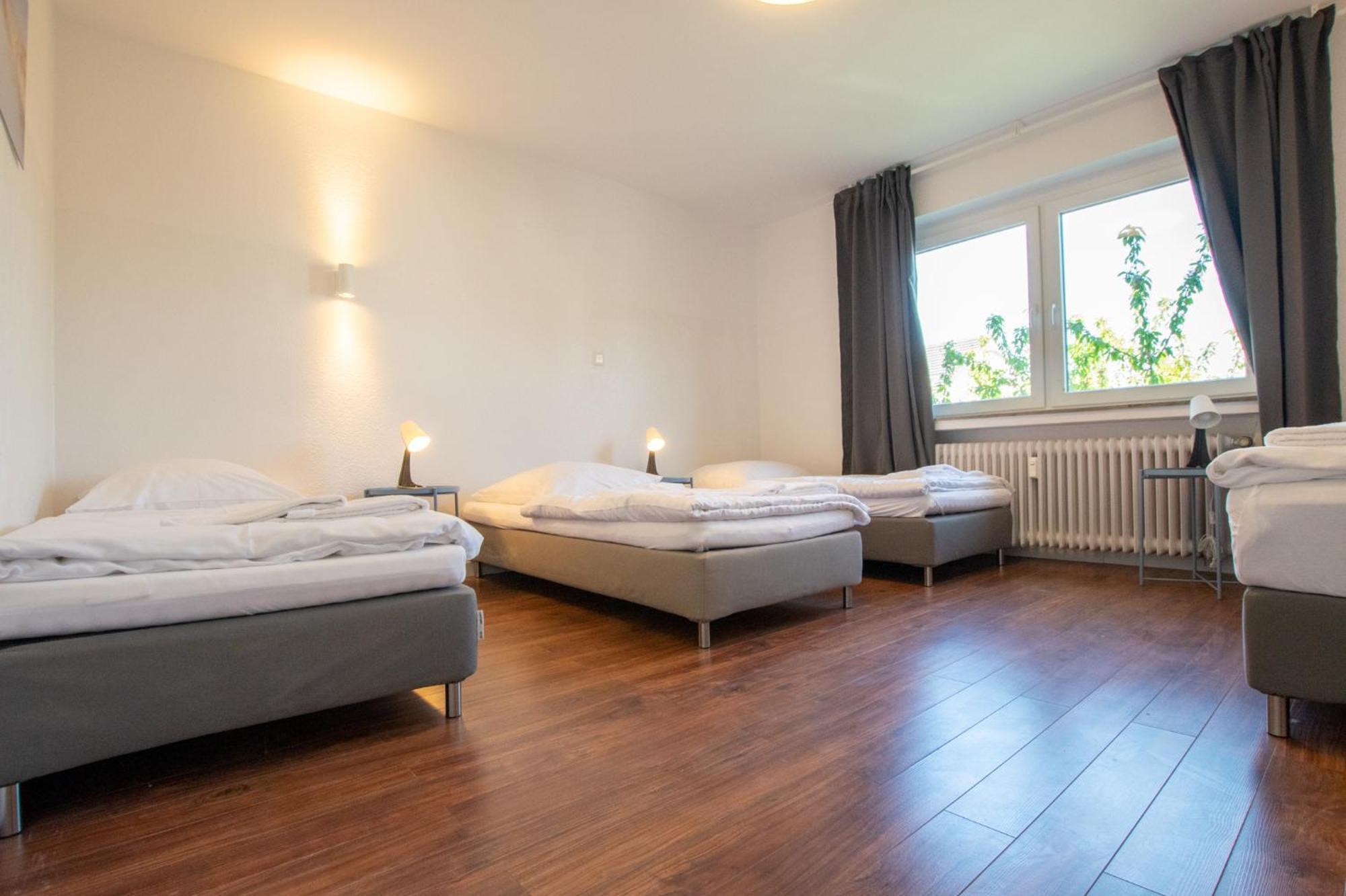 Raj Living - 1 , 3 And 4 Room Apartments - 20 Min Messe Dus & Airport Dus เมียร์บุช ภายนอก รูปภาพ