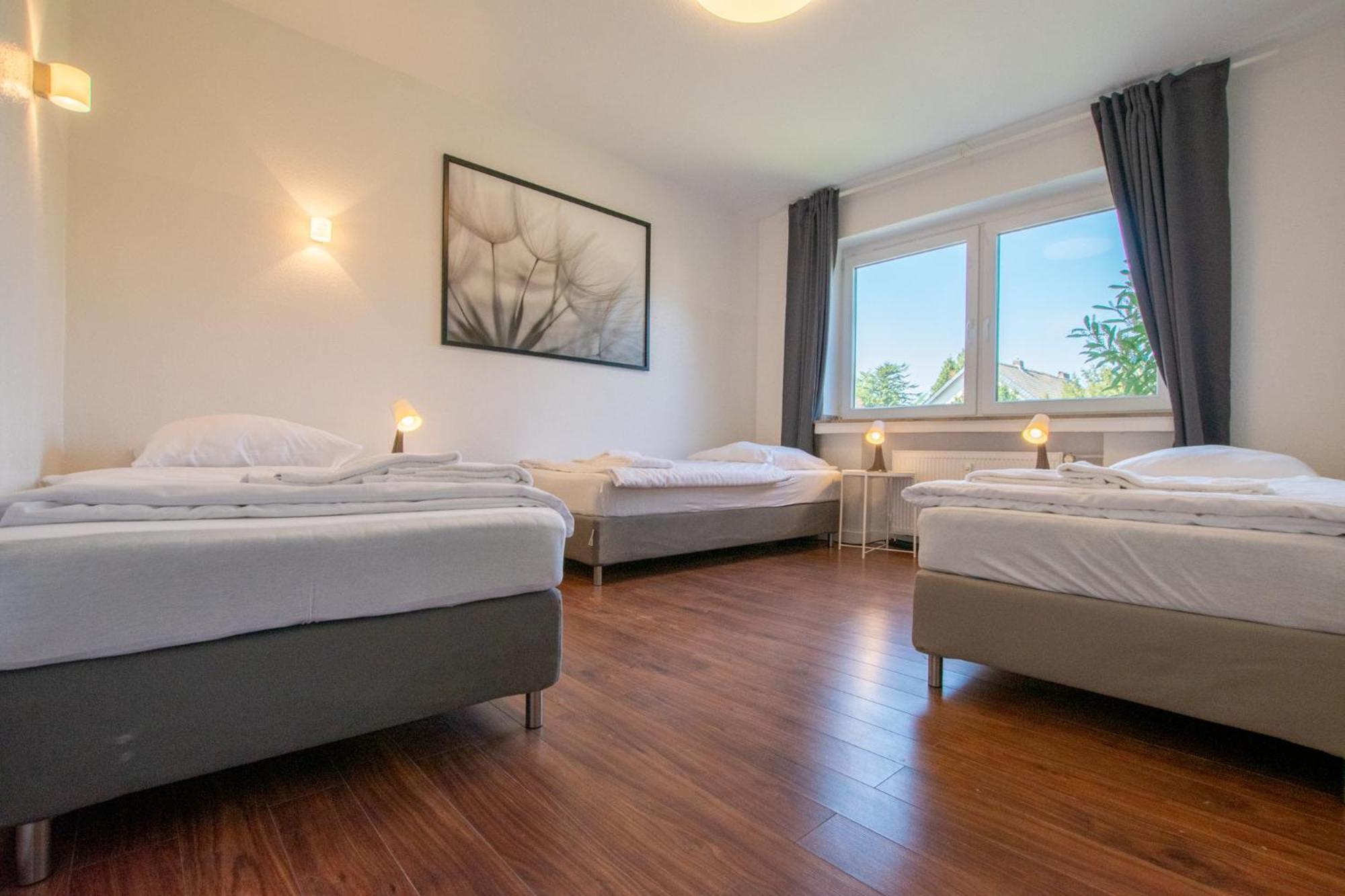 Raj Living - 1 , 3 And 4 Room Apartments - 20 Min Messe Dus & Airport Dus เมียร์บุช ภายนอก รูปภาพ