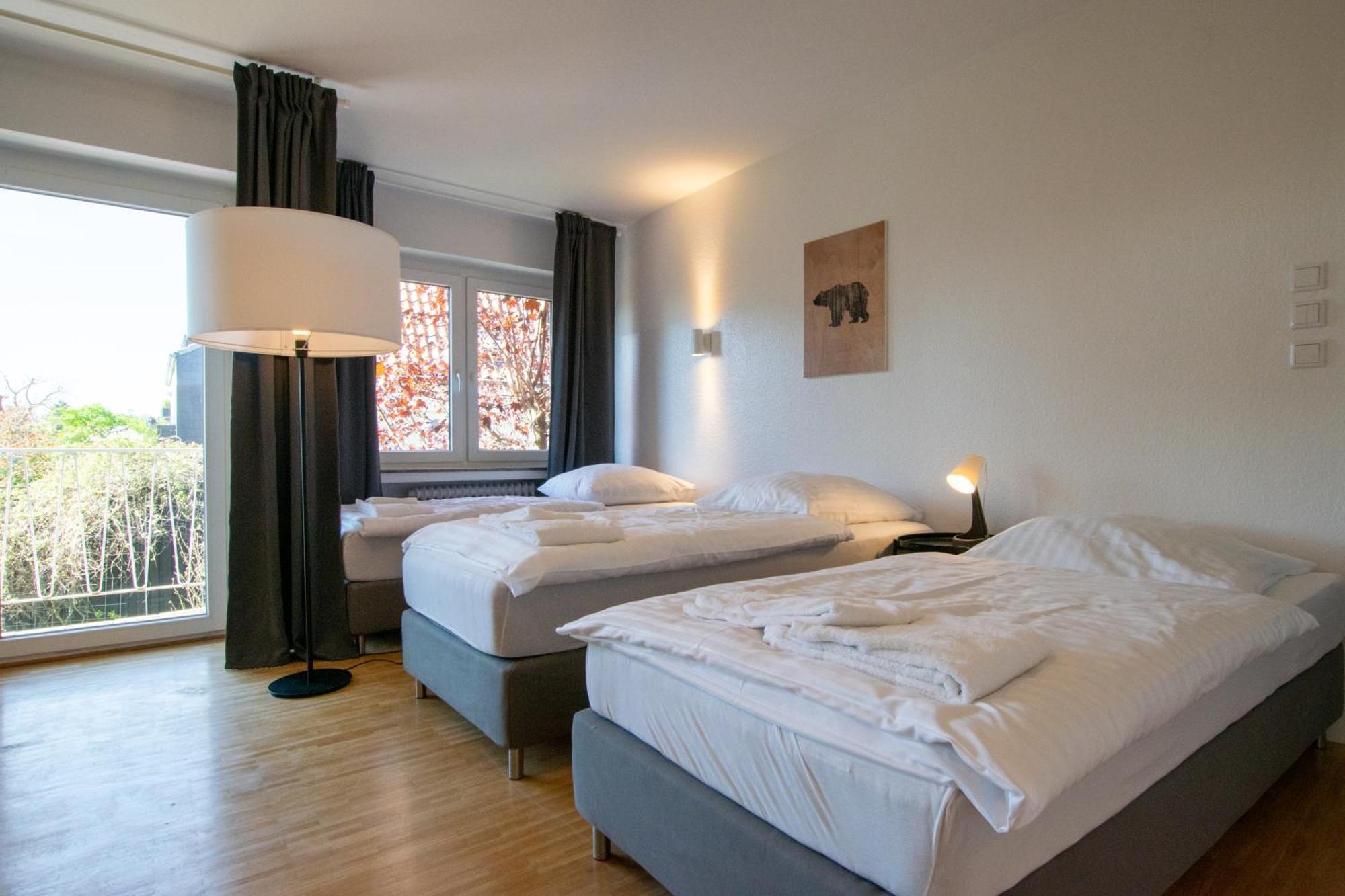Raj Living - 1 , 3 And 4 Room Apartments - 20 Min Messe Dus & Airport Dus เมียร์บุช ภายนอก รูปภาพ
